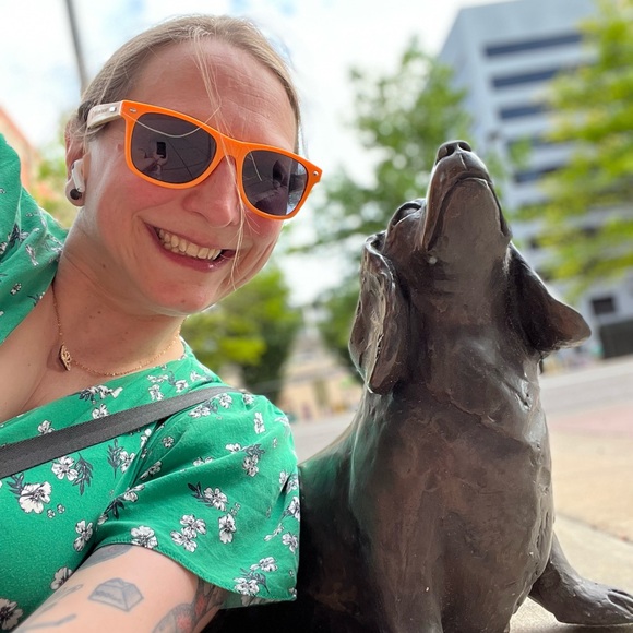 Meet your Posher, Laura - Picture 3 of 16